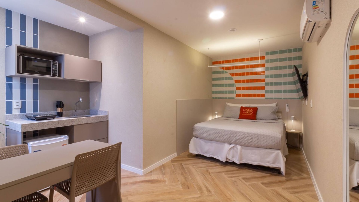 Leme Apartment | Refuge a few steps from Copacabana Beach | Q15