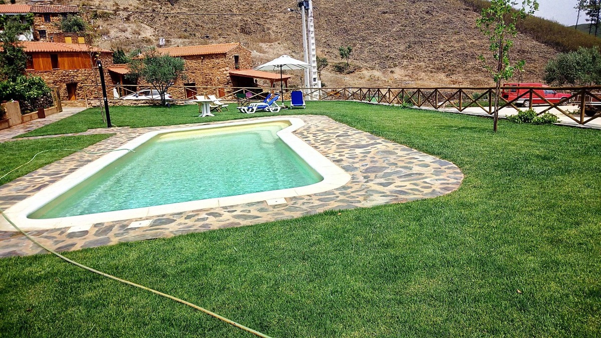 Montes da Senhora House | REFUGE OF THE RAPOSO / CASA VEGA