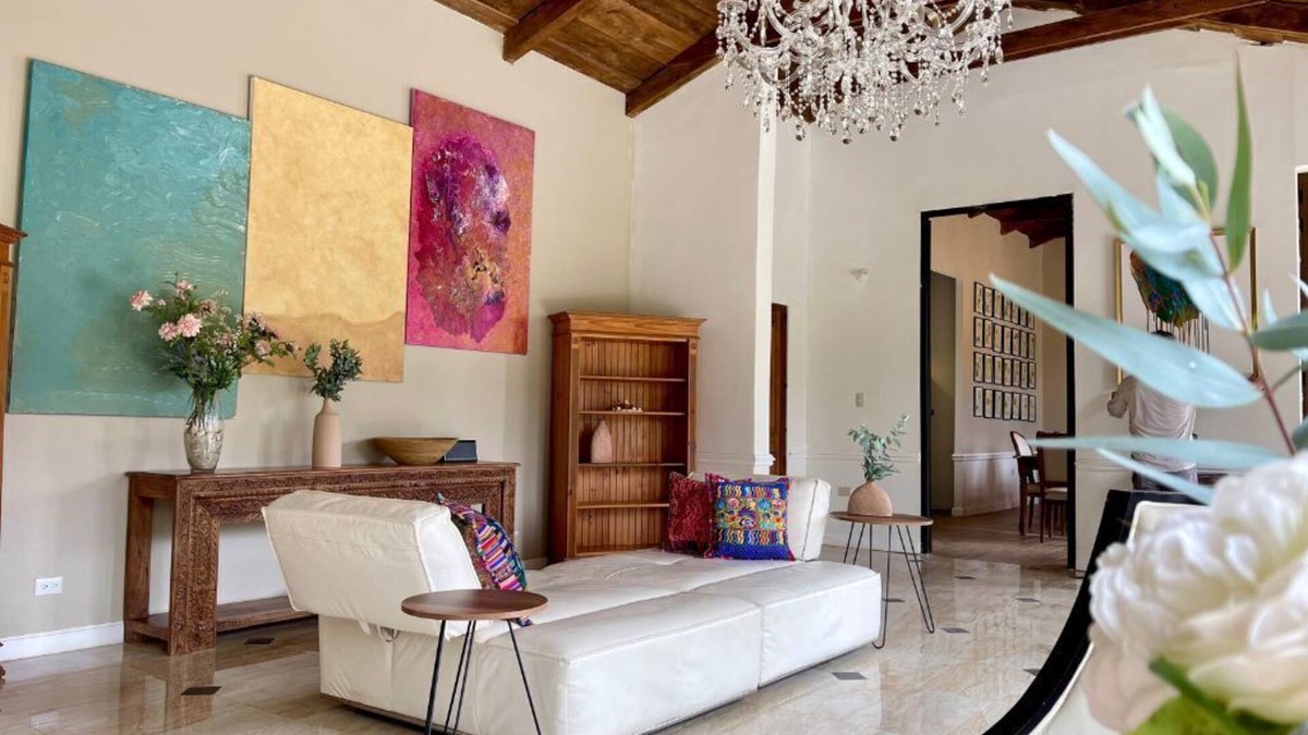 San Mateo Milpas Altas House | Refuge where Tradition and Nature Meet