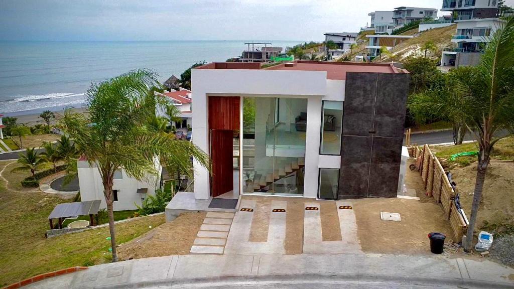 Jama House | Refugio Sova
