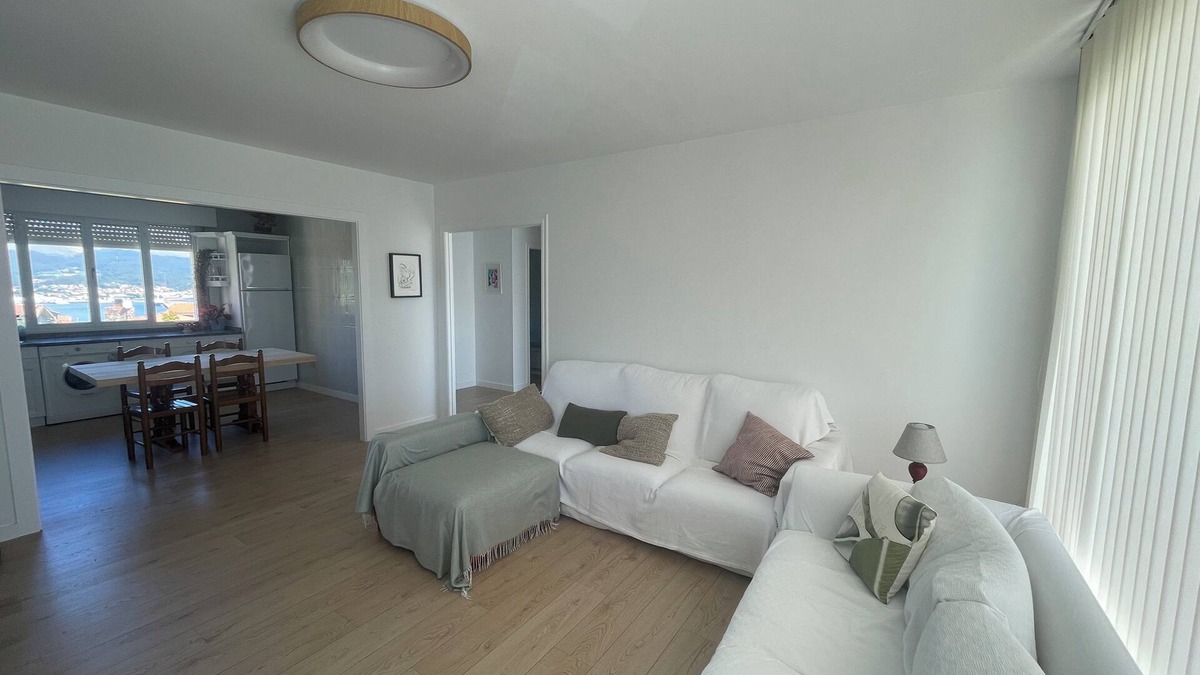 Puebla del Caraminal Condo | Refurbished house 7 minutes walk from the beach, overlooking the Ria de Arousa.