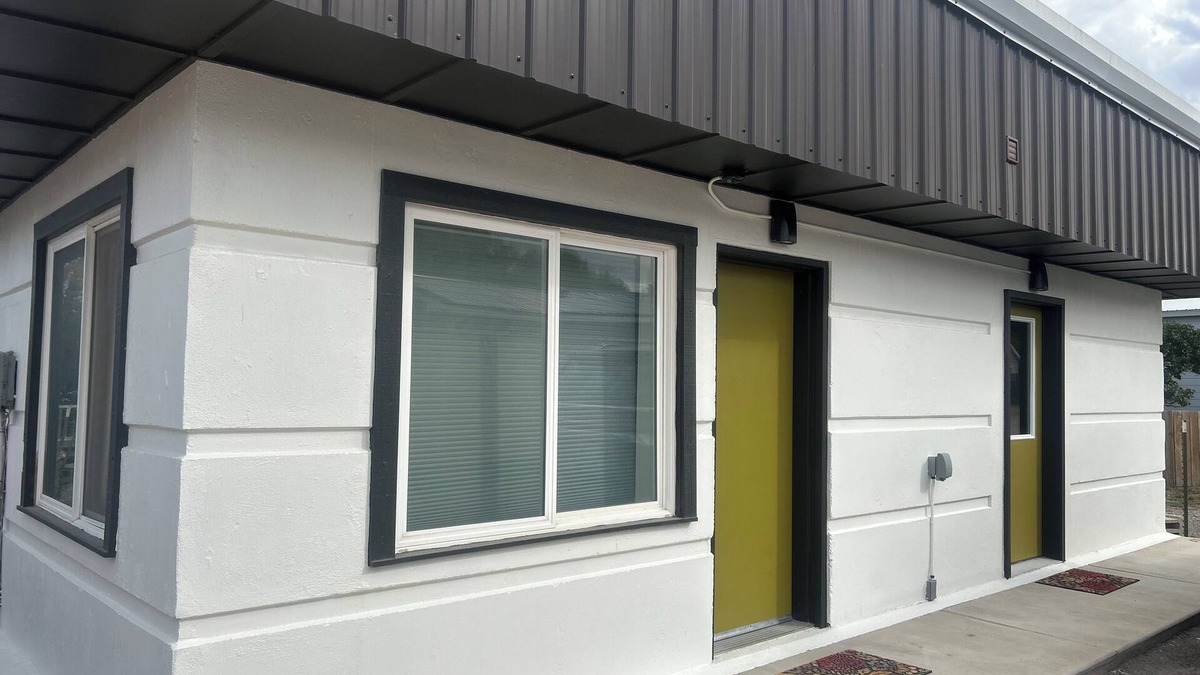 Augusta House | Refurbished Jail Charming 2-bedroom with AC, WiFi in beautiful Augusta, Montana