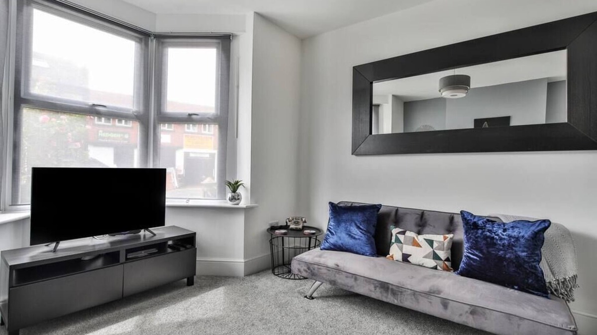 Sheffield House | ★Refurbished★ Plush Property|Great Transport Links