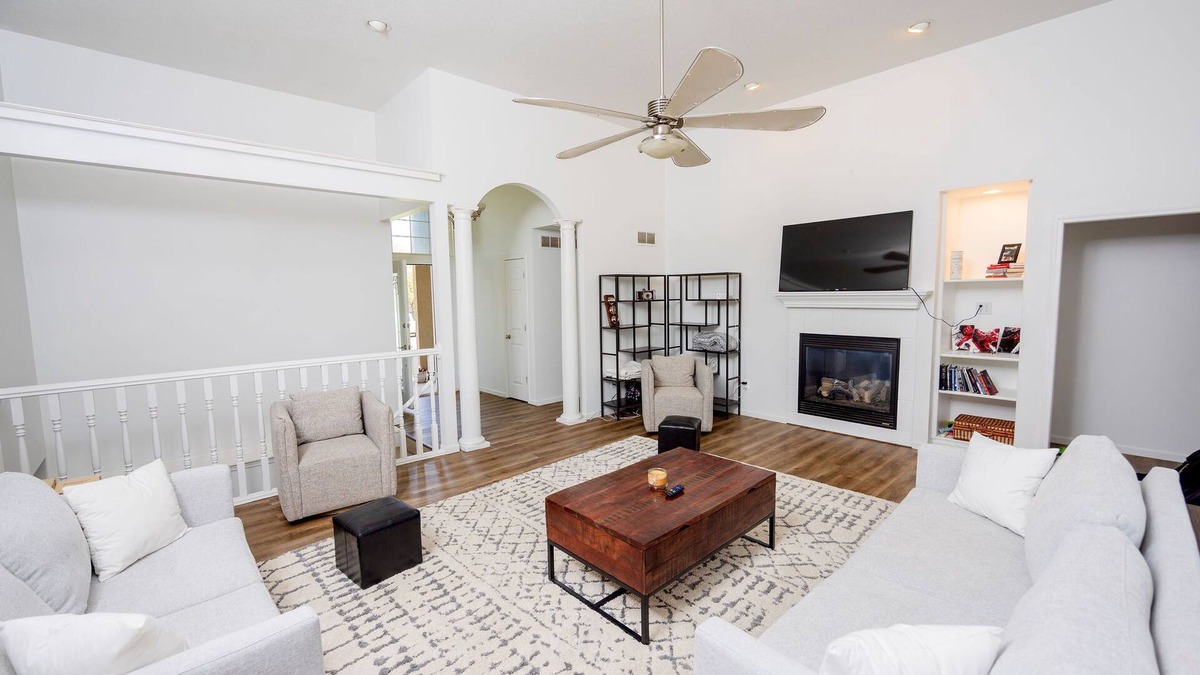 Pauline House | Refurnished House | Ideal for Long Stays!