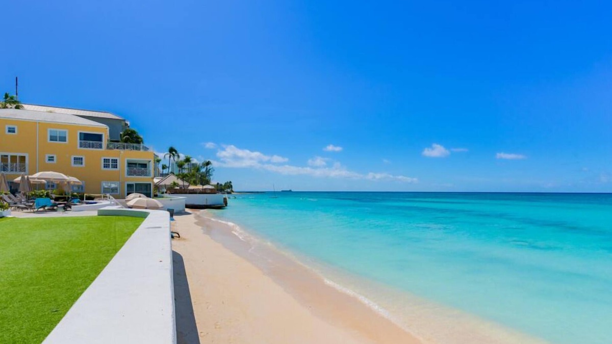 Seven Mile Beach Condo | Regal Beach Club 112-Stunning Condo-Fabulous Complex-Walking distance to all!