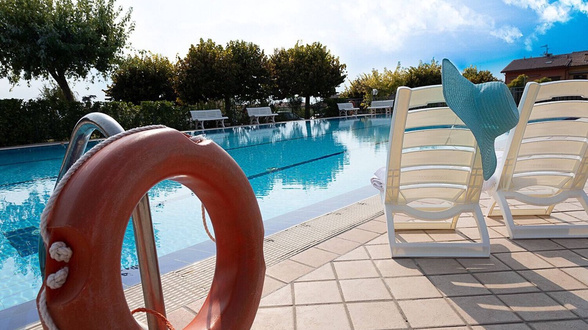 Pacengo Apartment | Regarda - apartment "Mela" with 3 bedrooms, big pool and tennis field