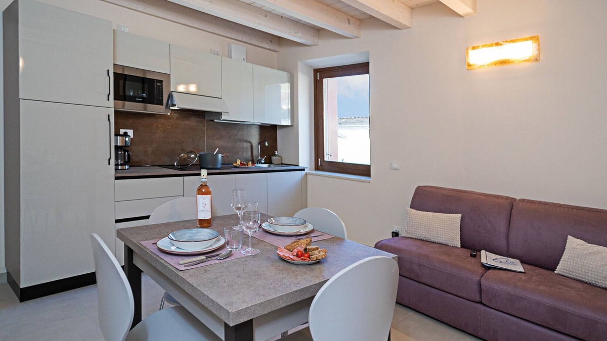 Pacengo Apartment | Regarda - Residenza "G&J - 1 floor" modern onebedroom apartment with roof terrace