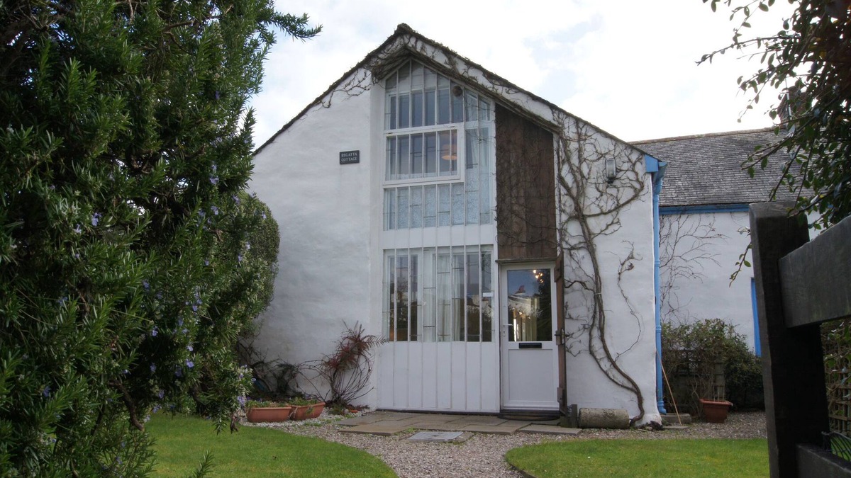 Mylor Churchtown Cottage | REGATTA COTTAGE, pet friendly, country holiday cottage in Feock