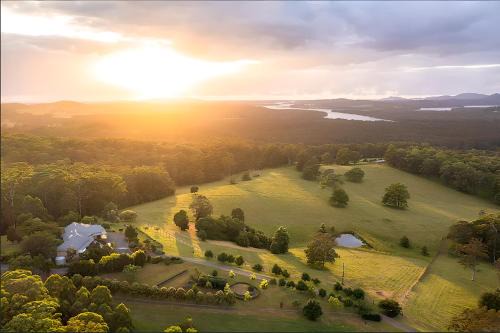 Minimbah House | Regatta Park: where the land meets the sea