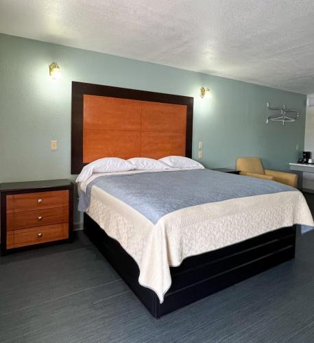 Bald Knob Hotel | Regency Inn Bald Knob