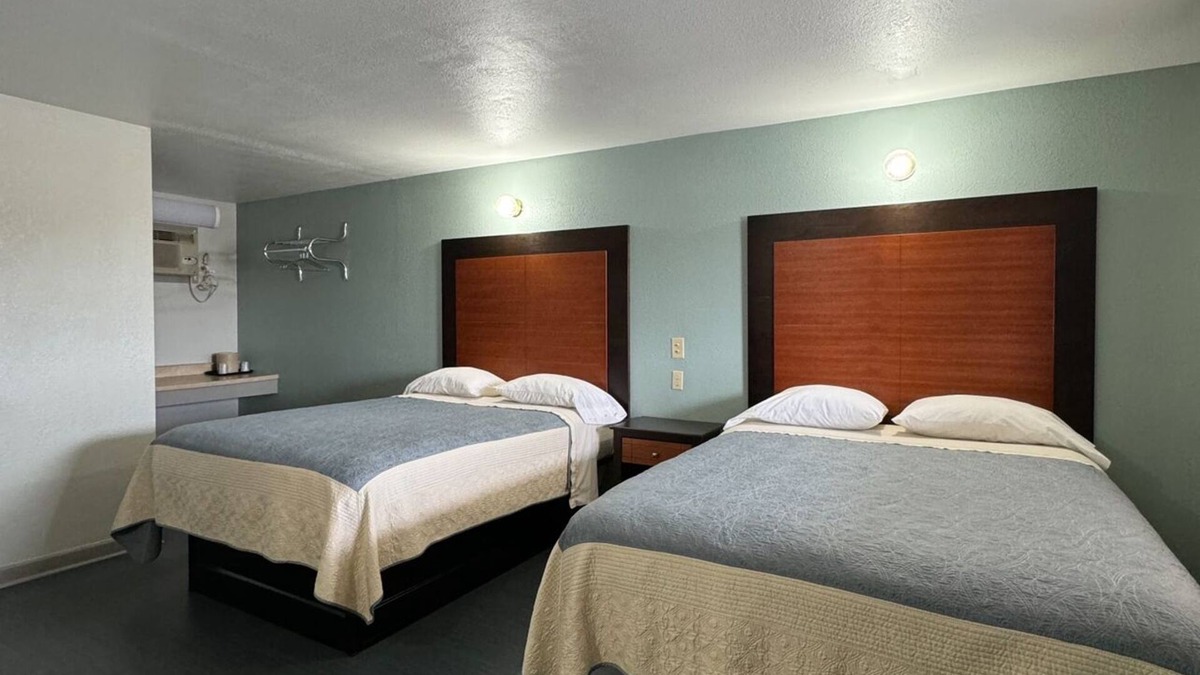 Bald Knob Hotel | Regency Inn Bald Knob