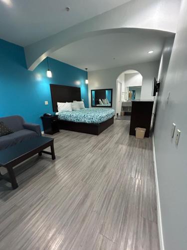 Humble Hotel | Regency Inn & Suites