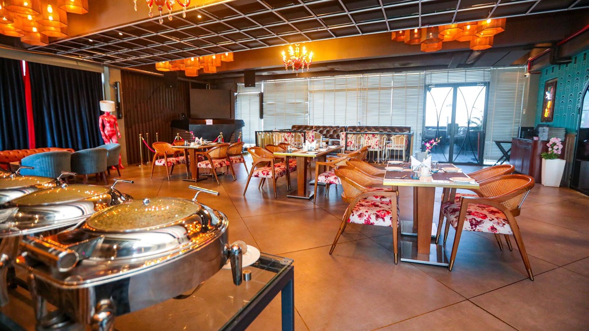 Jhansi Hotel | Regenta Place Jhansi by Royal Orchid Hotels Limited