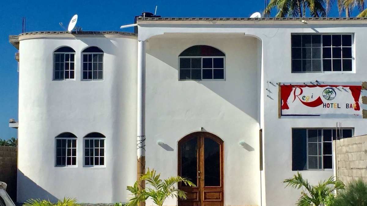 Les Cayes Hotel | Regi Hotel & Bar