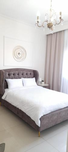 Or Akiva House | Regina's place