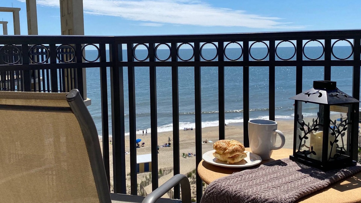 Rehoboth Beach Condo | Rehoboth Beach Ocean View Condo w/Pool. Sleeps 4
