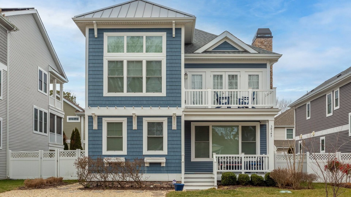 Dodds Addition House | Rehoboth Beach or Dewey Beach Clean/Airy 5BR Home Sleeps 14