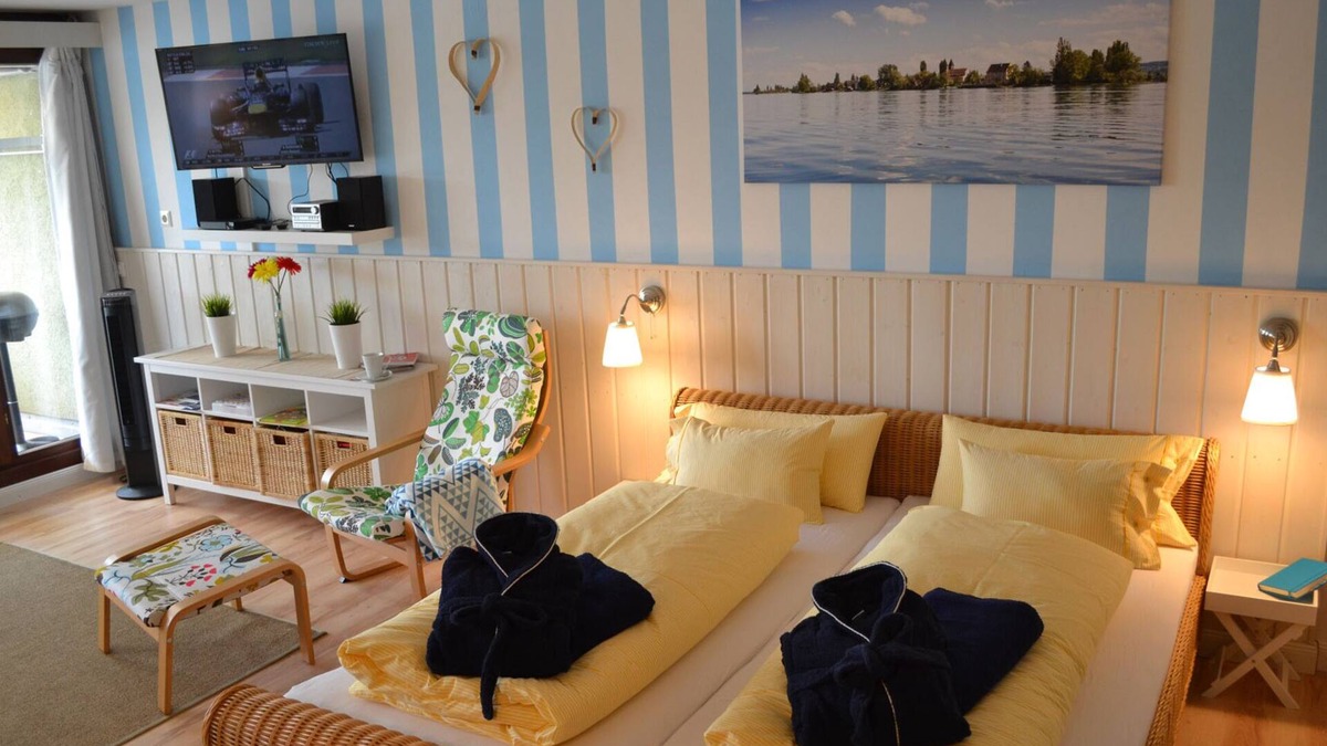 Reichenau Condo | Reichenau island, free indoor pool & sauna, WLAN, partial lake view, Constance 7 km