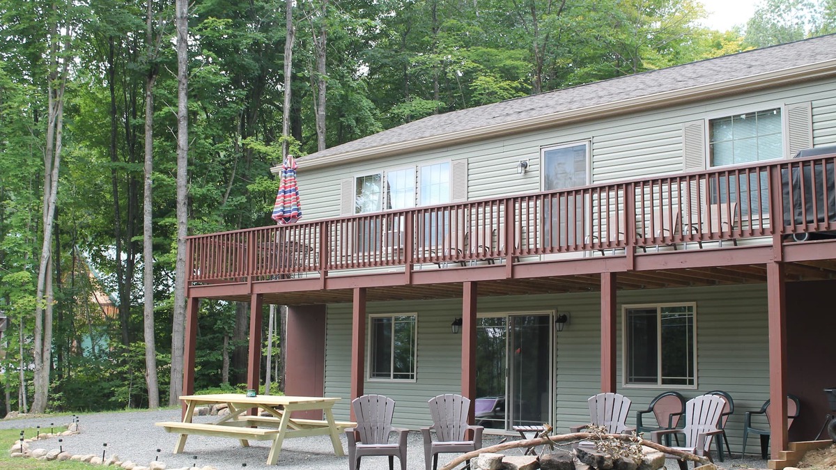 Edinburg House | Reidell's Retreat - A Four Season's Retreat on The Great Sacandaga Lake