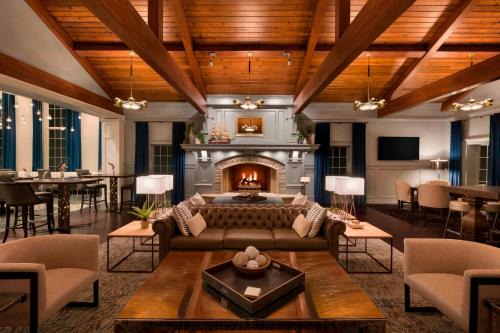 Amherst Hotel | Reikart House Buffalo, a Tribute Portfolio Hotel