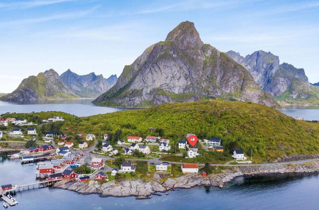 Moskenes House | Reine Fishermans House - Mountain & Seaview