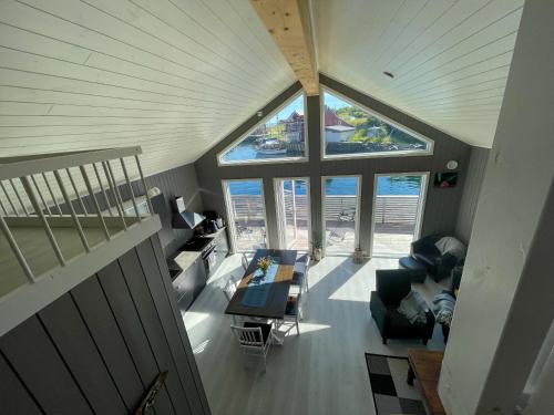 Stamsund House | Reinvikbua - Seaside Cabin in Finnvika, Stamsund