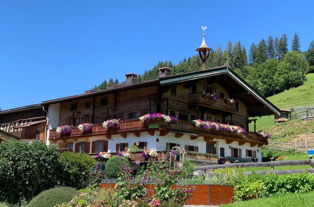 Kitzbuehel Apartment | Reitstall Henntalhof
