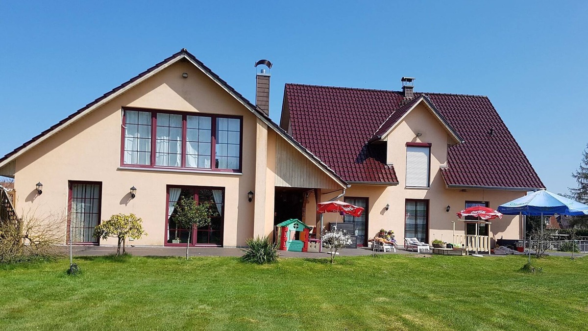 Moor-Rolofshagen House | Reizendes Ferienhaus mit Swimmingpool Nähe Ostsee