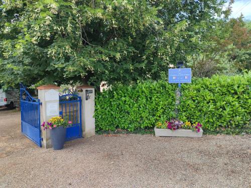 Monclar-de-Quercy Bed & Breakfast | Relais de la poste suite