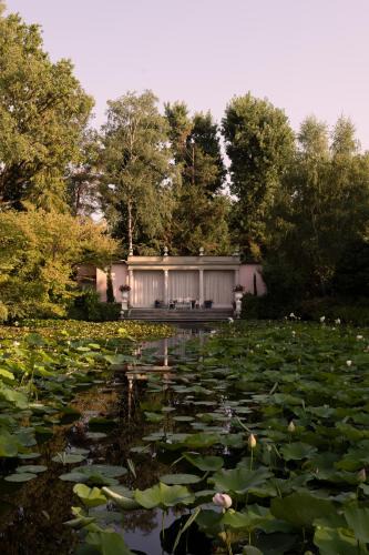 Revislate Villa | Relais La Foleia - Luxury Villa with private lake