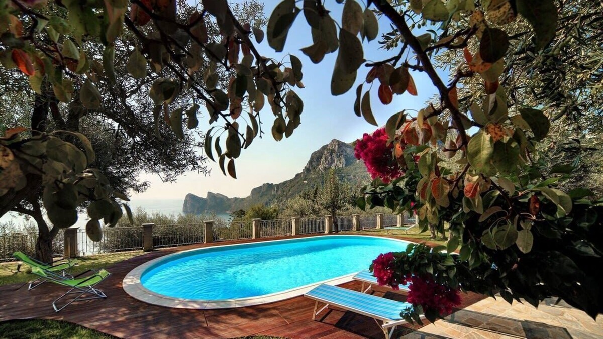 Sirenuse Villa | Relais Mamma Mia: Sea Views, Pool & Terraces