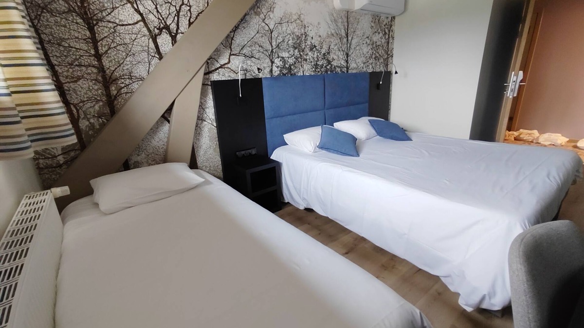 Villegusien-le-Lac Hotel | Relais Saint Michel
