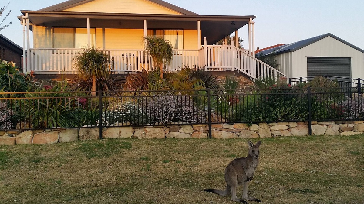 Sanctuary Point House | Relax and Enjoy a little bit of Sanctuary in Jervis Bay