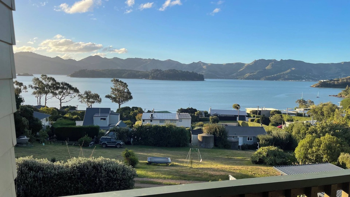 Christchurch District House | Relax and enjoy the stunning views