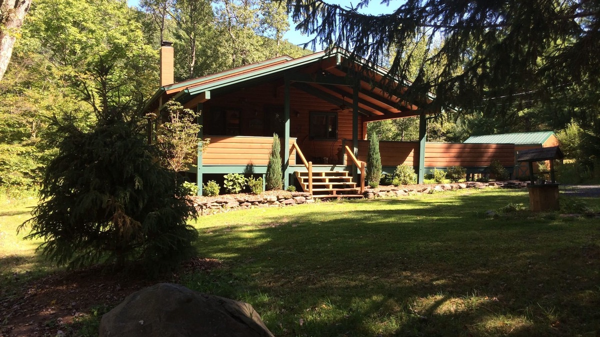 Phoenicia Cabin | Relax and Reboot Your Senses!