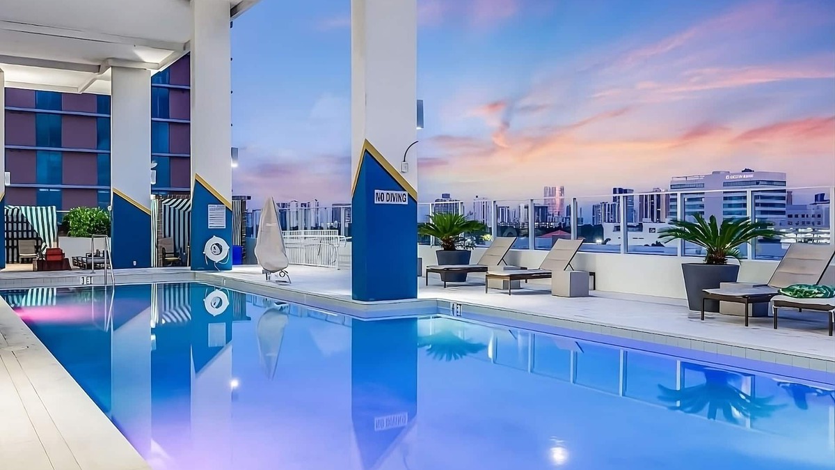 Ojus Hotel | Relax and Recharge in Miami! Rooftop Pool, Pet-friendly Property!