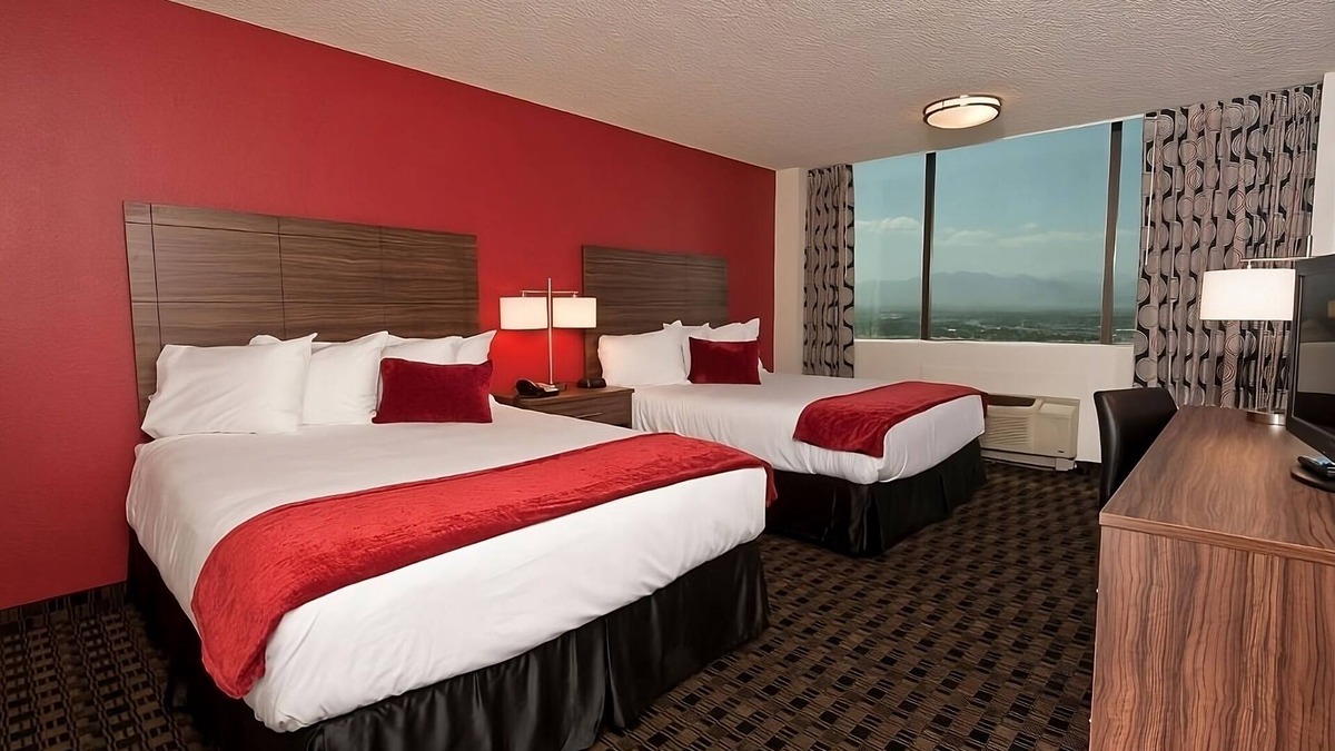 Downtown Las Vegas Hotel | Relax and Recharge! Pool, Restaurant, Free Parking, Near Mob Museum
