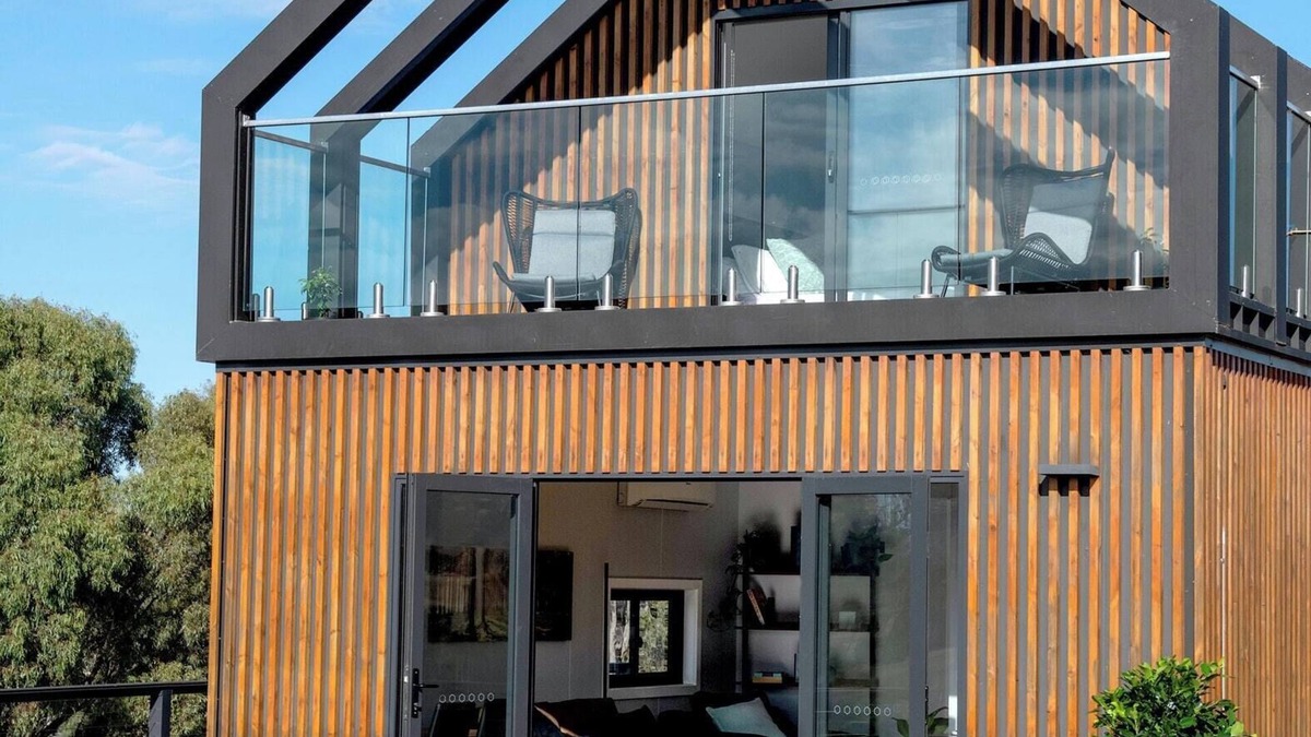 Ravenswood House | Relax and rejuvenate around beautiful countryside and meet our friendly alpacas