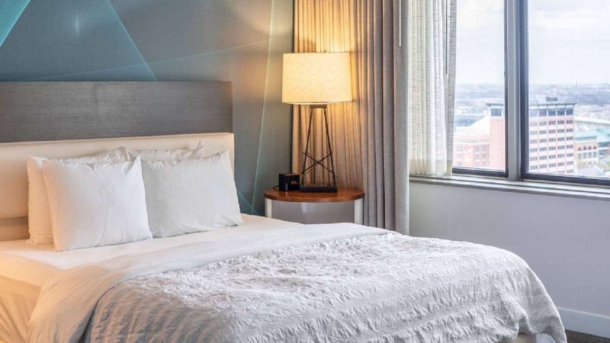 Houston Convention District Hotel | Relax and Unwind! 2 Pet-friendly Units, Near Houston Arboretum and Nature Center