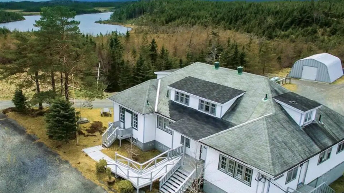 Whitbourne House | Relax and unwind at this unique and tranquil getaway