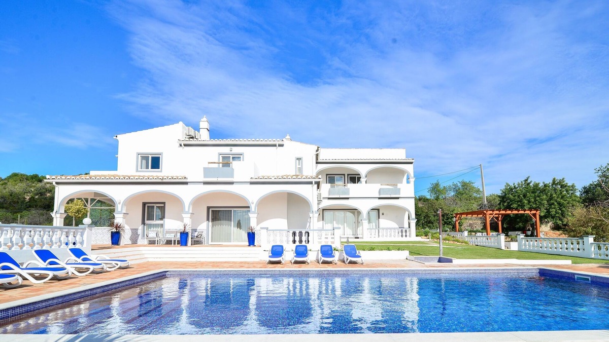 Ariolos Villa | Relax and unwind in Vila Vale Mouro amazing views