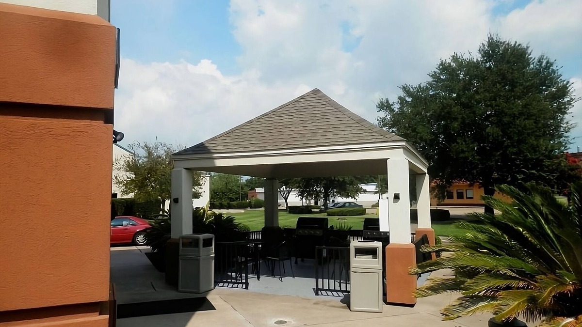 Nassau Bay Resort | Relax and Unwind! Pet-Friendly Property, Kitchen, Onsite Parking!