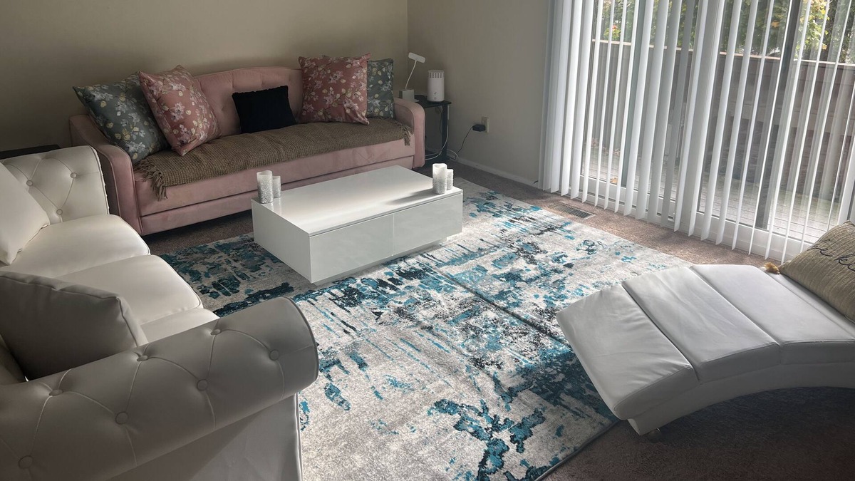 Monroeville House | Relax and Unwind!