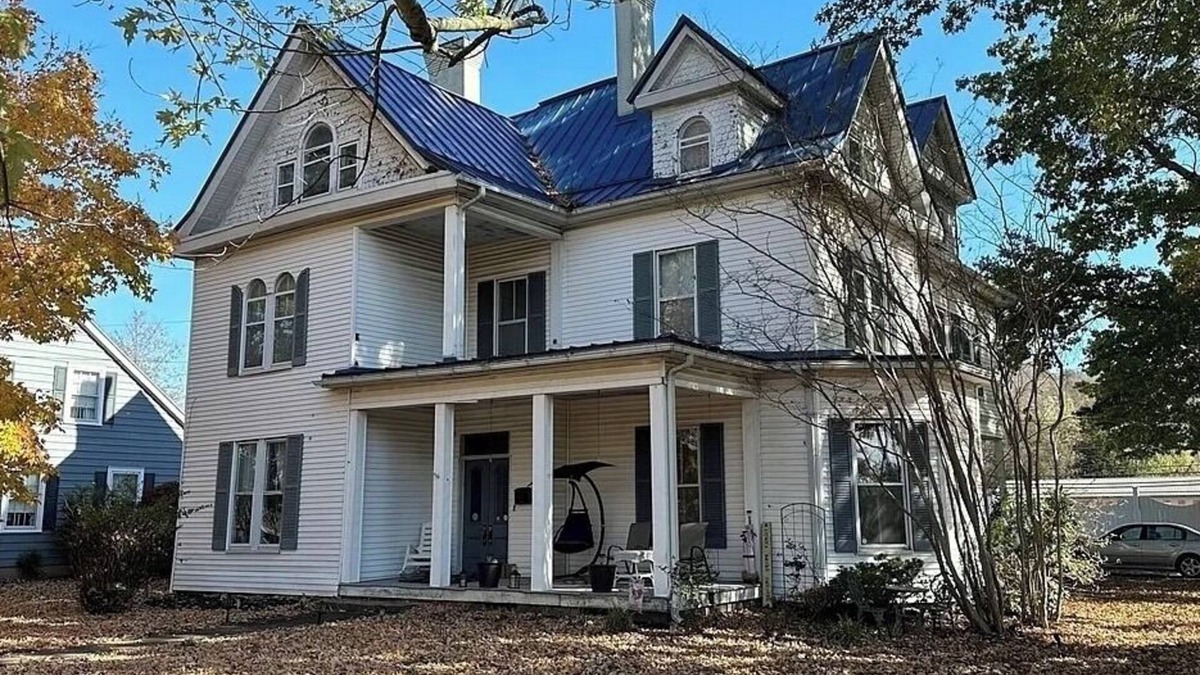 Point Pleasant House | Relax and unwind in our home. Enjoy an elevated expierience!