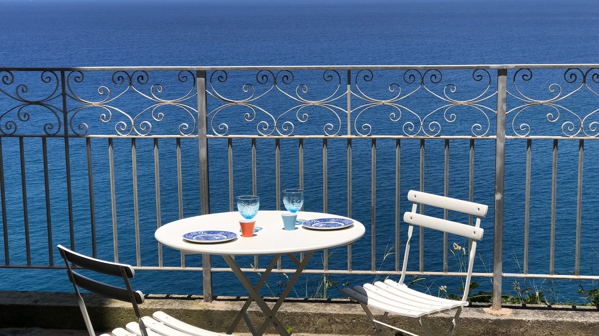 Pizzo Apartment | Relax at PALAZZO PIZZO RESIDENCE in charming fisher village by the sea