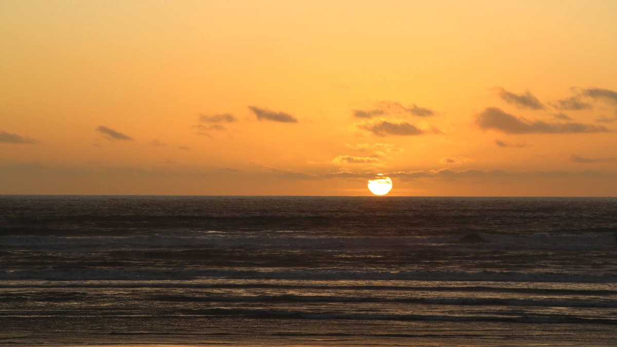 Cape Foulwind House | Relax at "Rocky Point" - a private, modern home w/cliff views of the Tasman Sea.