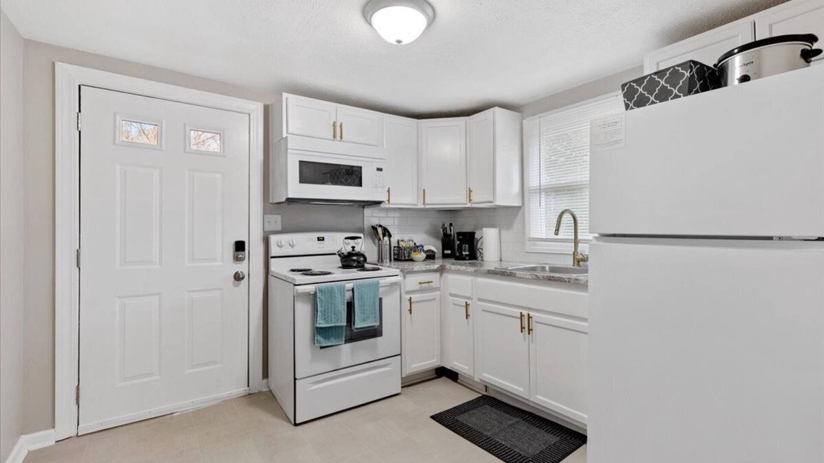 Lillington House | Relax At Ross - 2 minutes from Cape Fear Adventures