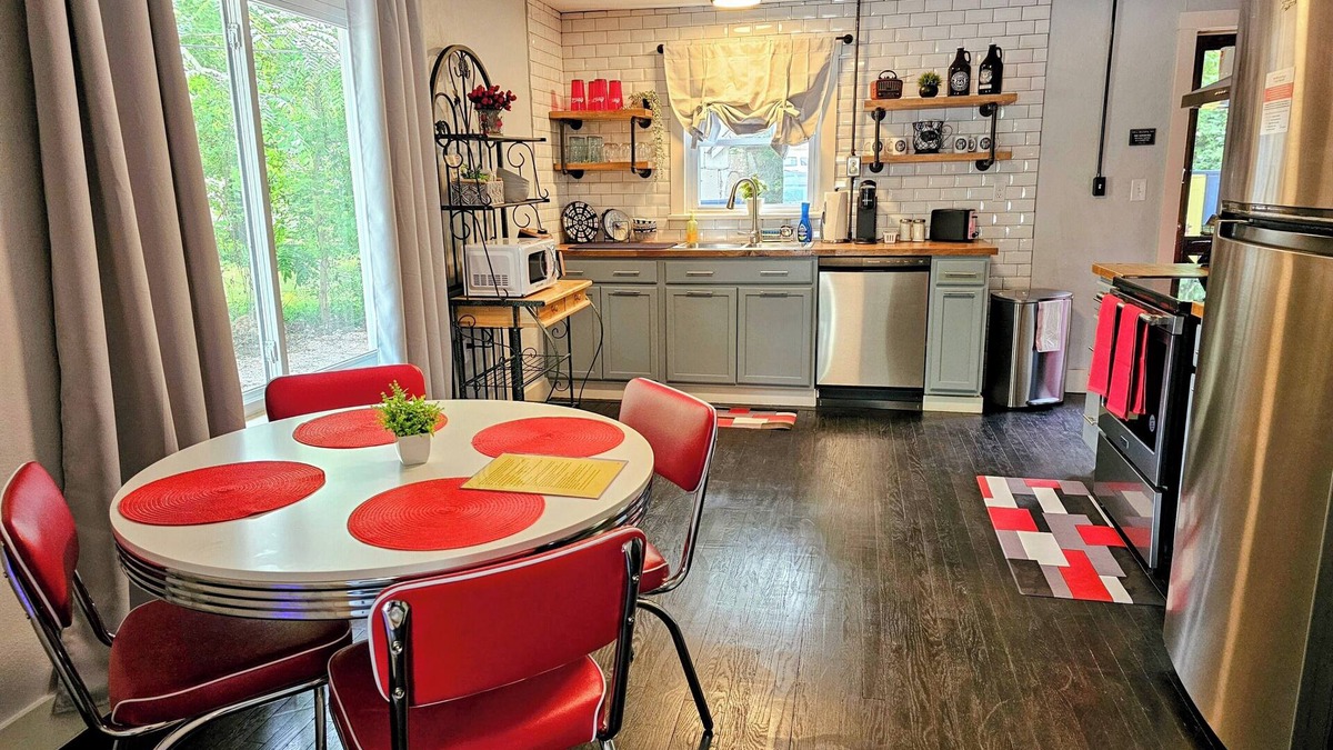 Waynesville House | Relax At Rt.66, 10 Min from Ft. Leonard Wood