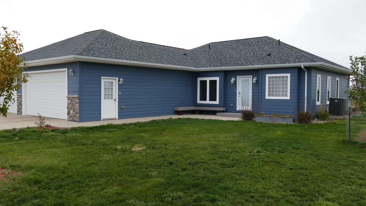 Pierre House | Relax at Spring Creek - Hunting, Fishing, and Fun at the Lake