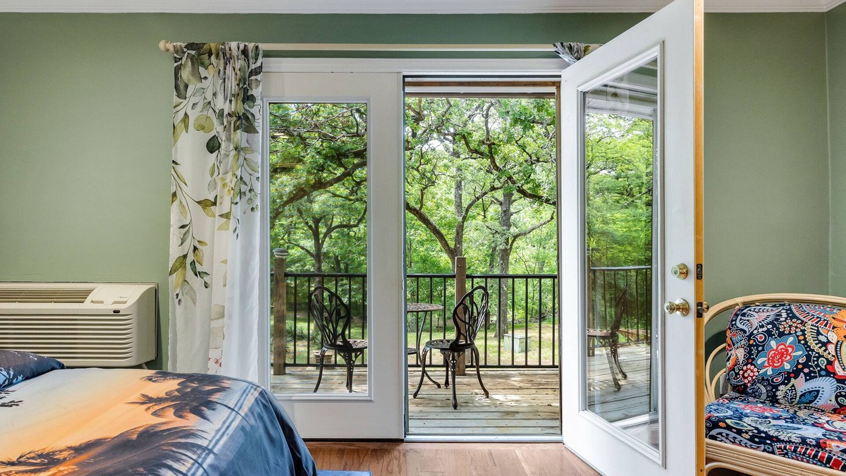 Oak Point House | Relax at the 5-beds Woodland Vacation Home near Frisco